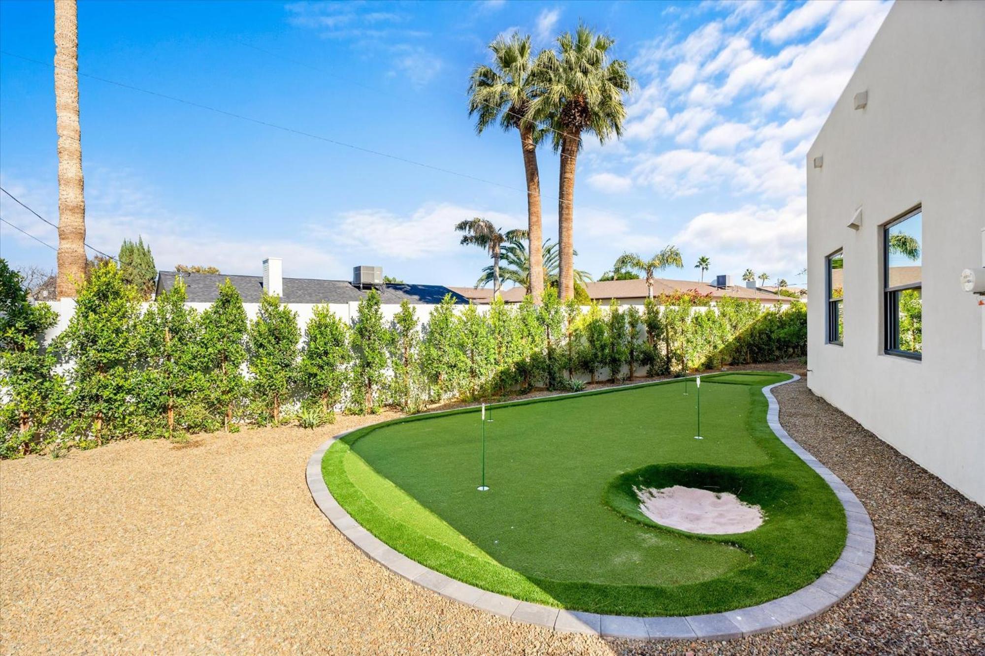 Luxe Villa, Private Pool Putting And Bbq *